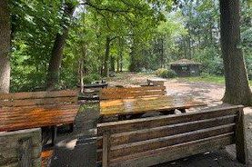 20250604 met picknickbanken
